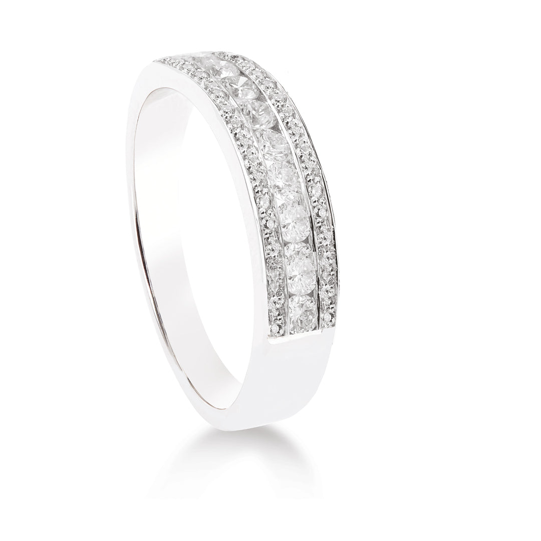 Anello in oro bianco e diamanti