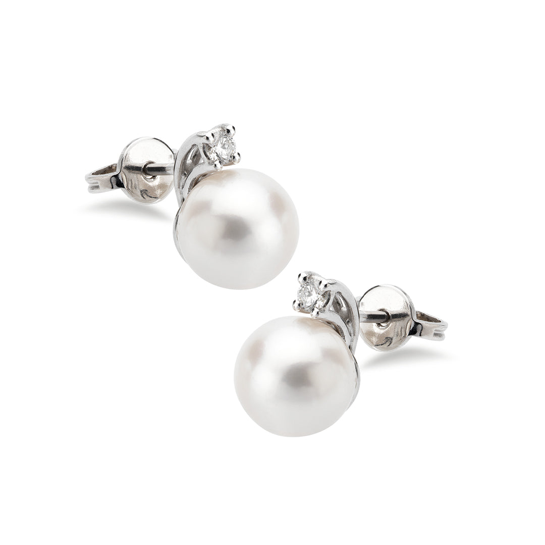 Orecchino in oro bianco perla e diamante